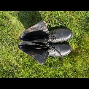 Steve Madden combat boots 9.5